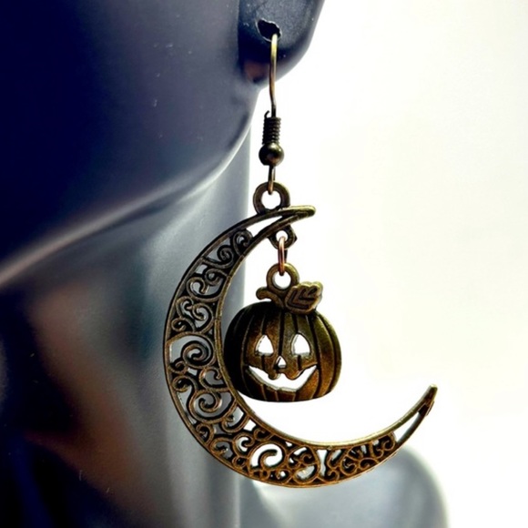 Handmade Halloween Crescent Moon & Pumpkin Earrings! - Picture 2 of 4